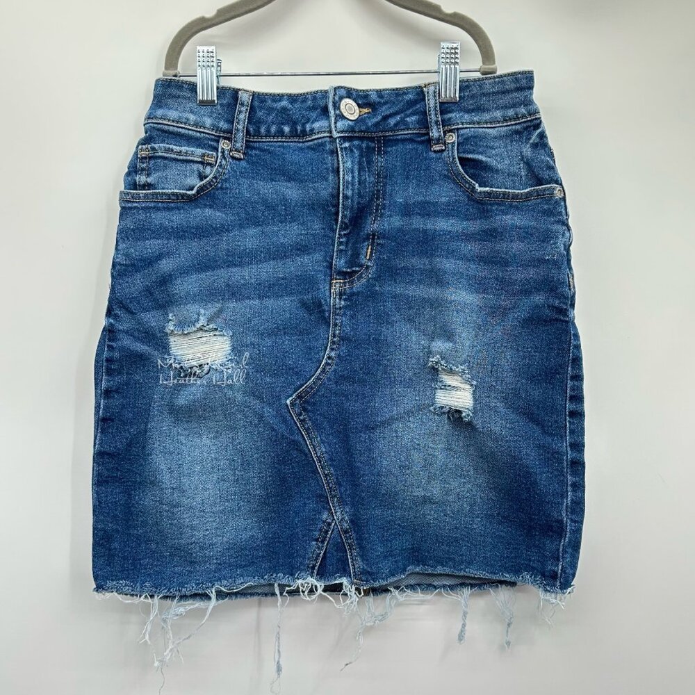 Maurices Distressed Denim Mini Skirt Size 2 - Picture 1 of 3